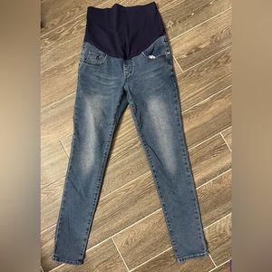 Size M maternity jeans